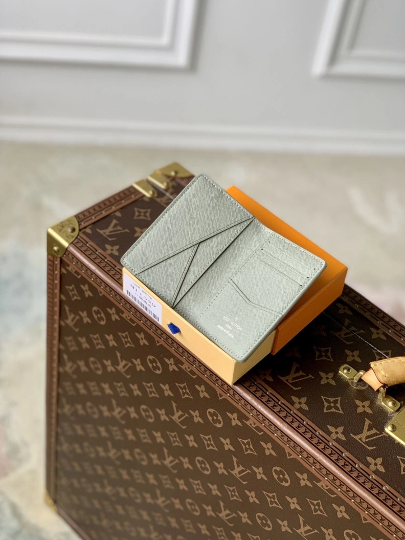 Functional LX Wallets 3285