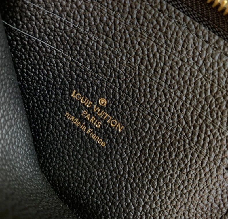 Lightweight LX Wallets 3287