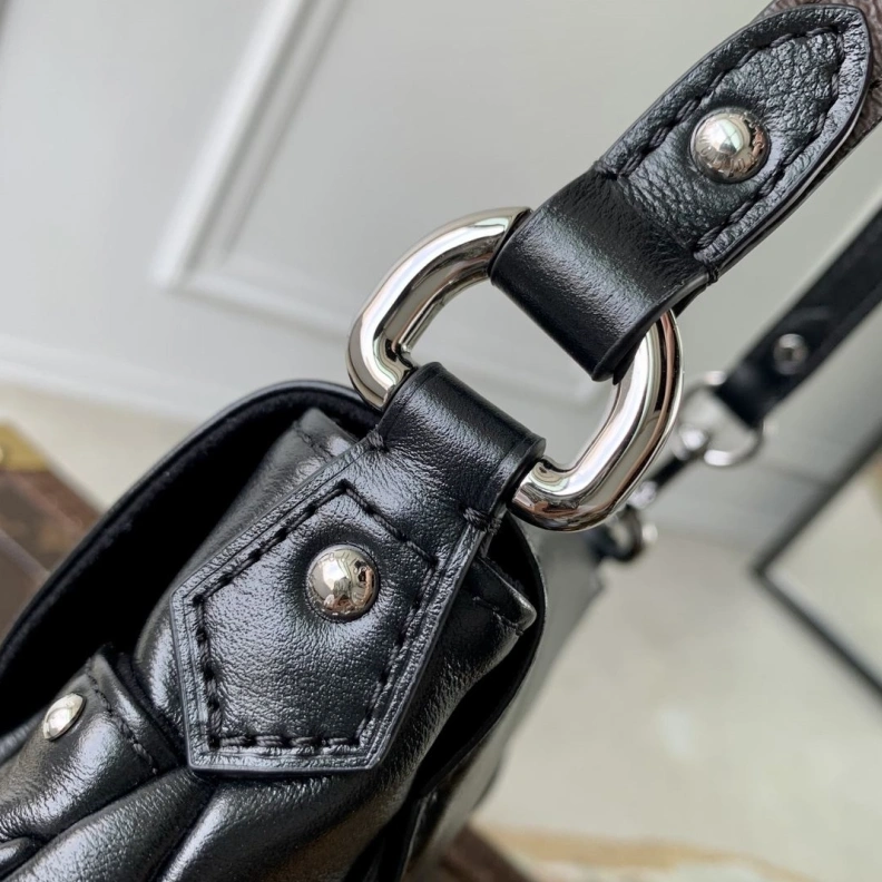 Comfortable LX Top Handle Bags 3337