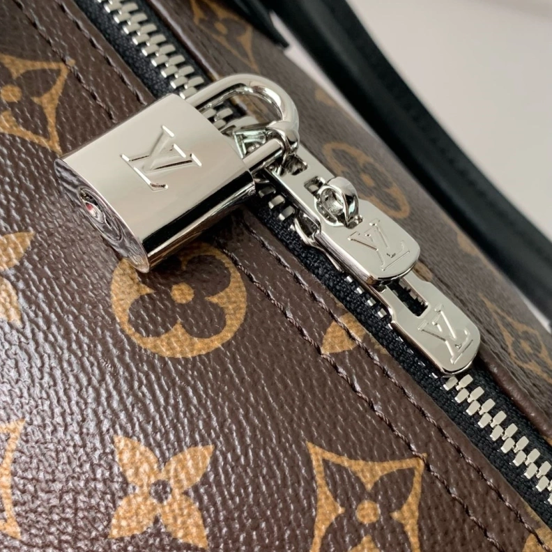 Versatile LX Speedy Bags 3351