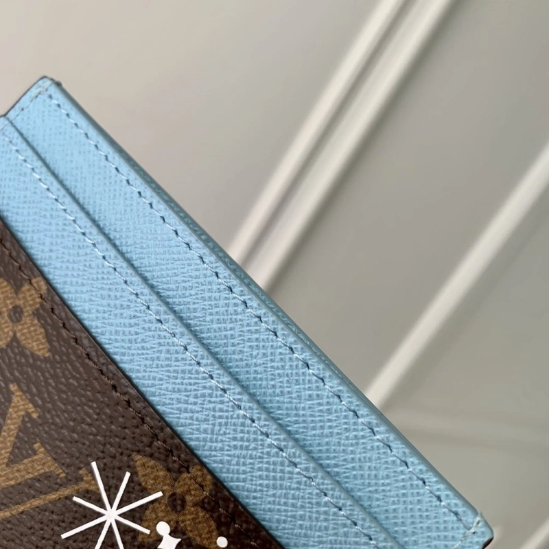 Breathable LX Wallets 2577