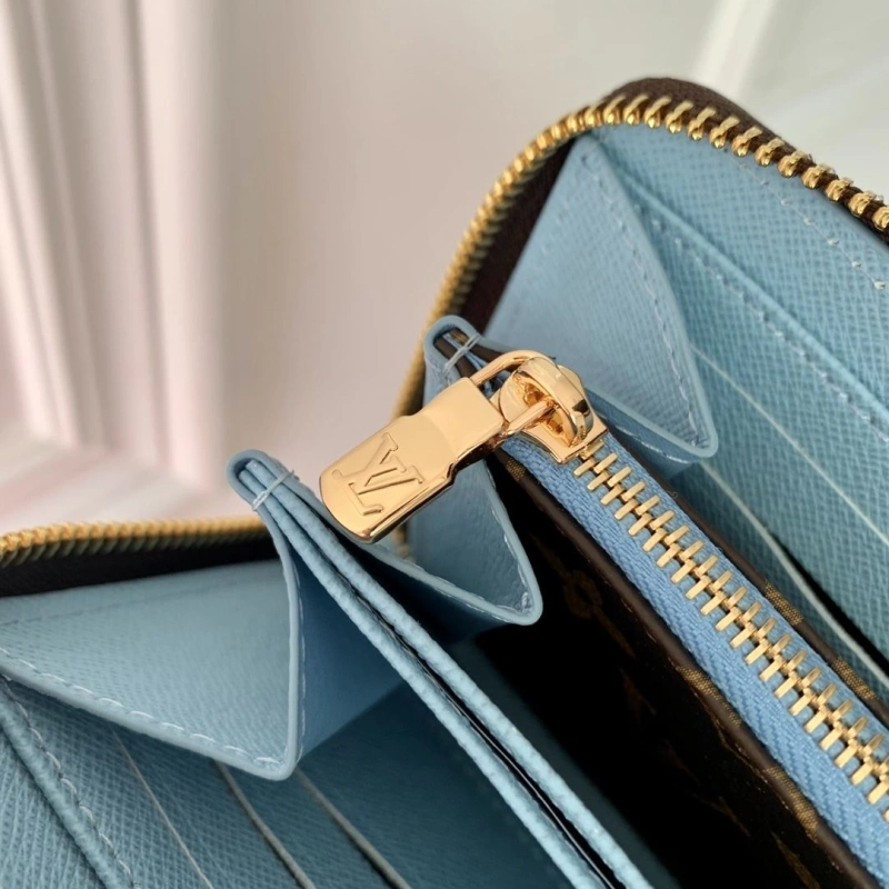 Trendsetting LX Wallets 2507