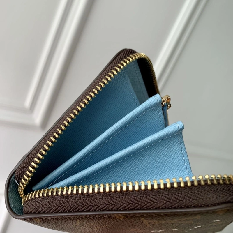 Trendsetting LX Wallets 2507