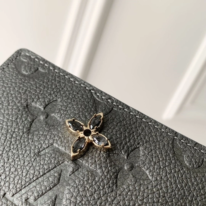 WellDesigned LX Wallets 2499
