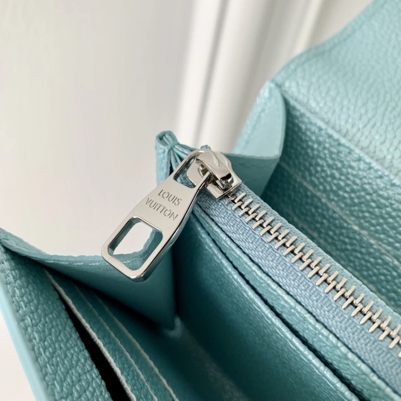 WellDesigned LX Wallets 2555