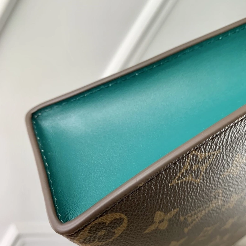 Bright LX Clutch Bags 1723