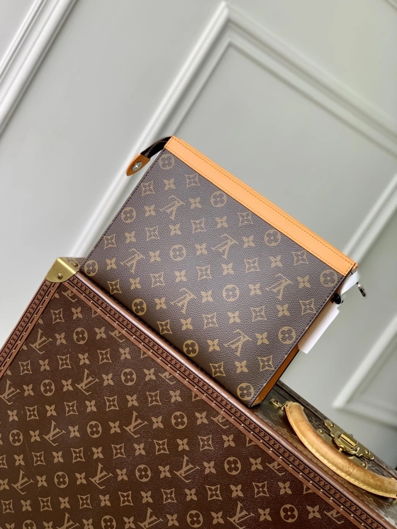 Bold LX Clutch Bags 1724