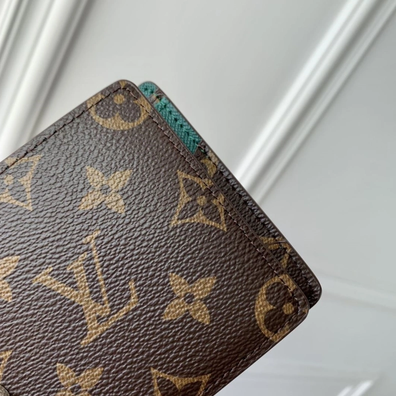 Trendsetting LX Wallets 1587