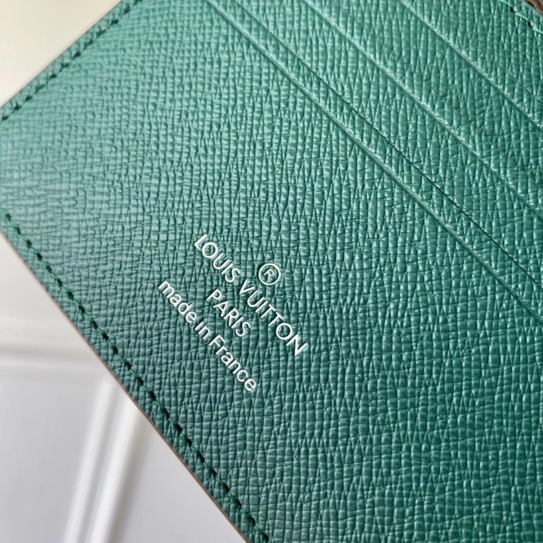 Trendsetting LX Wallets 1587