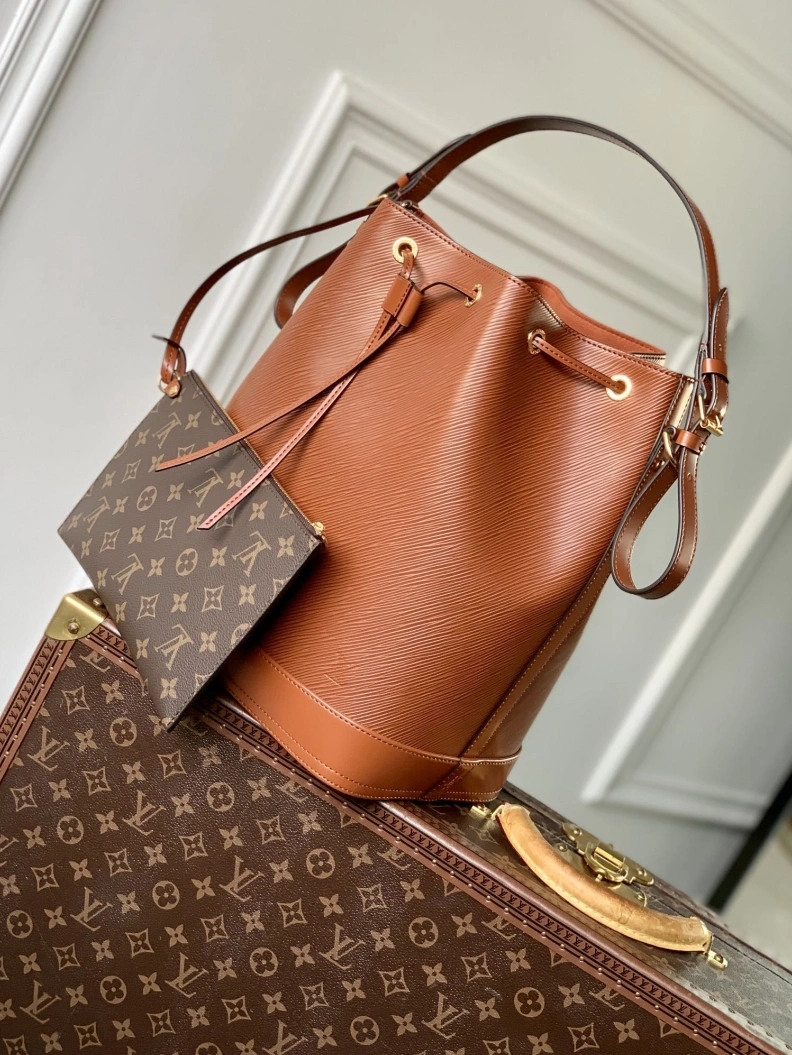 Bold LX Bucket Bags 1780