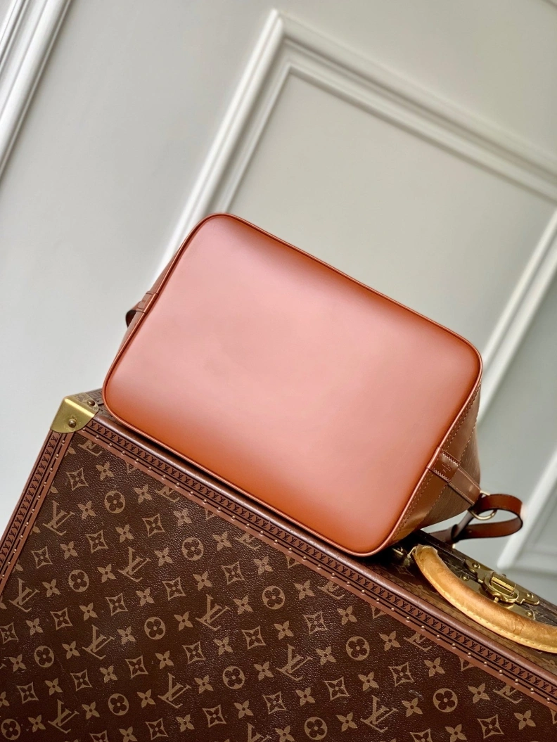 Bold LX Bucket Bags 1780
