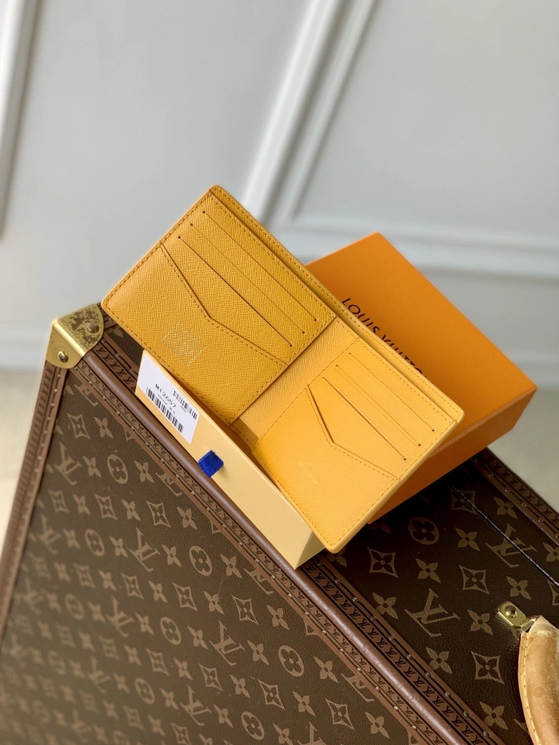 Comfortable LX Wallets 1560