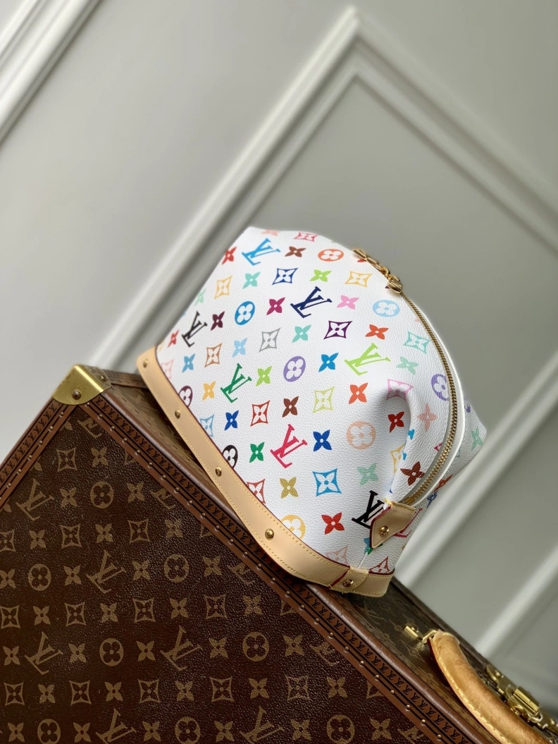 Fashionable LX Cosmetic Bags 1699