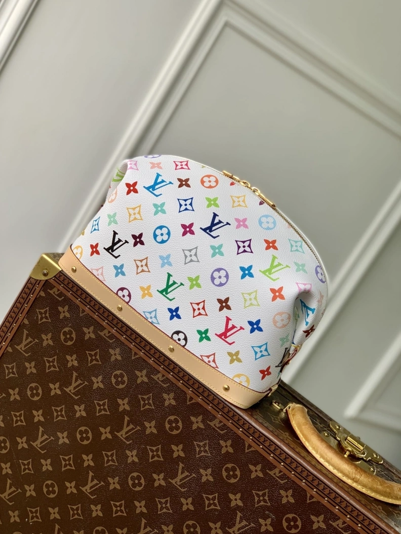 Fashionable LX Cosmetic Bags 1699