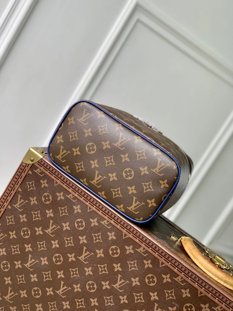 Sleek LX Cosmetic Bags 1706