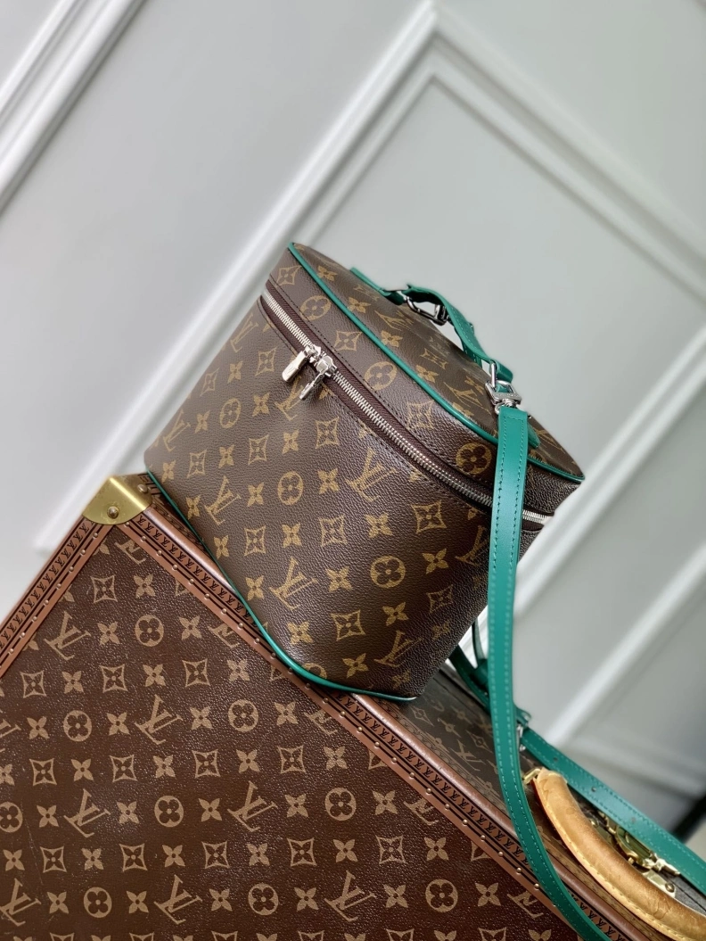 Refined LX Cosmetic Bags 1709