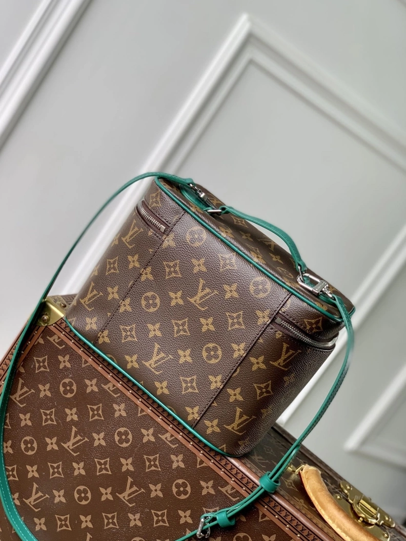 Refined LX Cosmetic Bags 1709