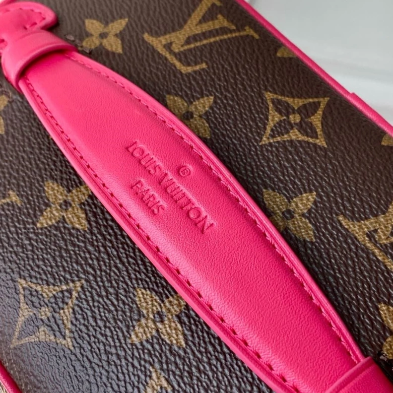 LX Cosmetic Bags Refined 1689