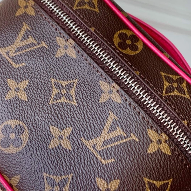 LX Cosmetic Bags Refined 1689