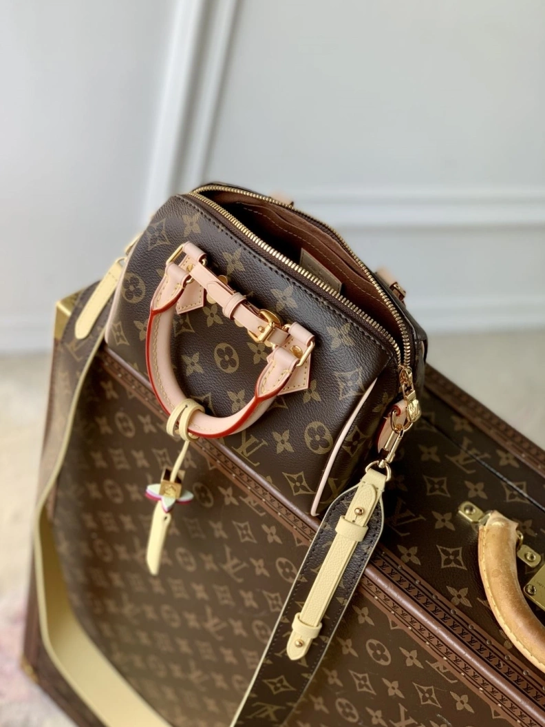 Breathable LX Top Handle Bags 1620