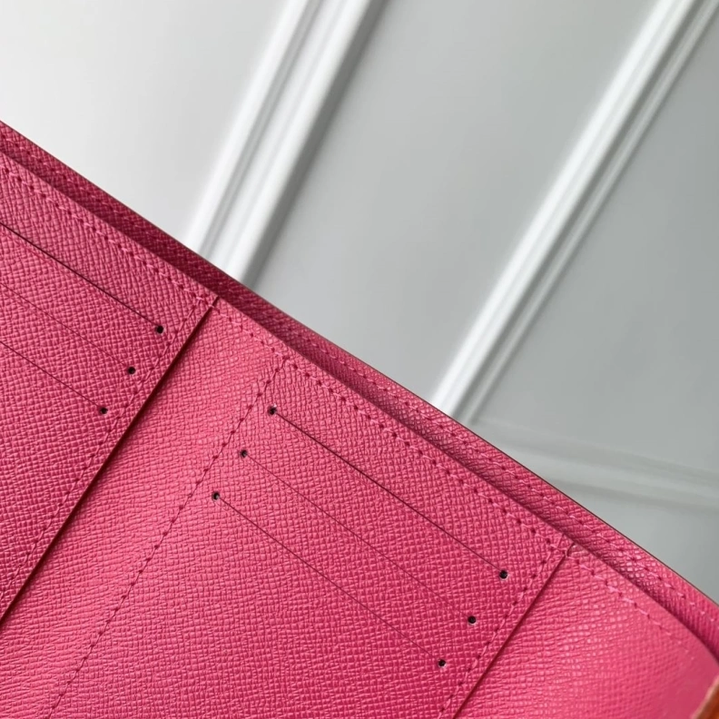 Trendsetting LX Wallets 1558