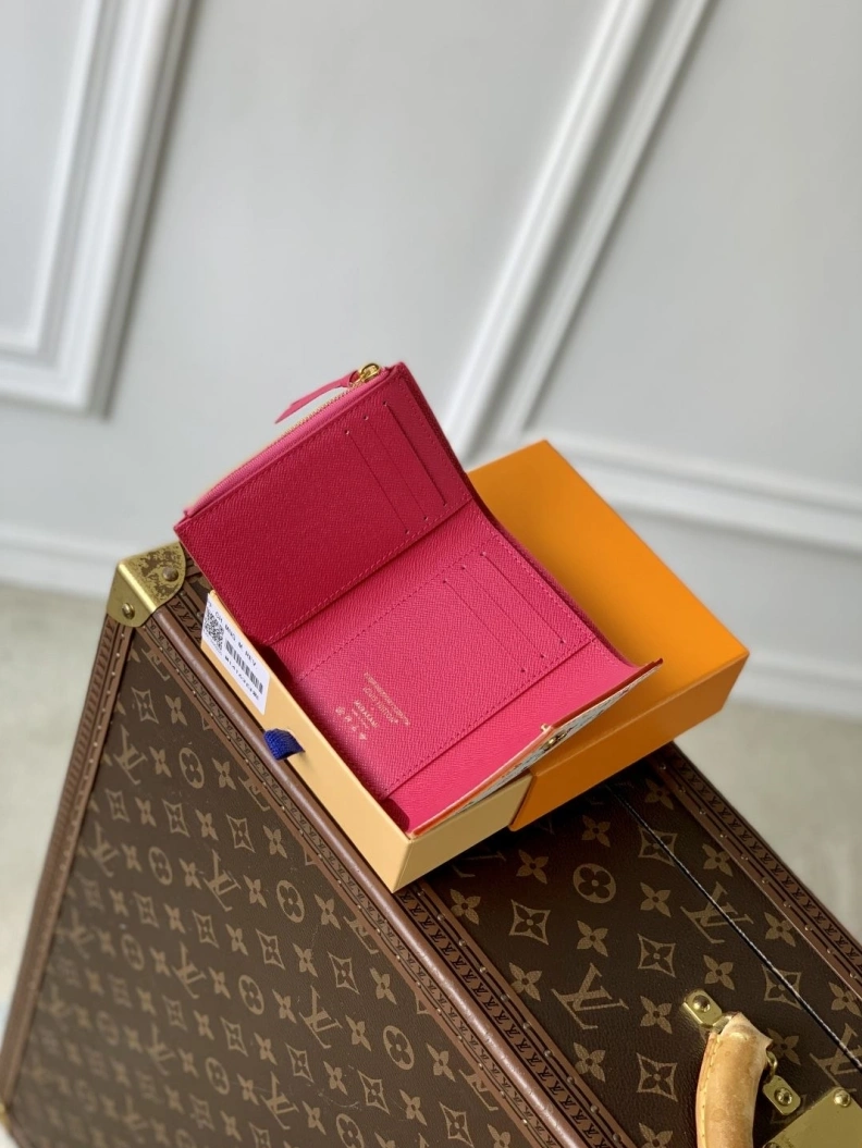 Trendsetting LX Wallets 1558