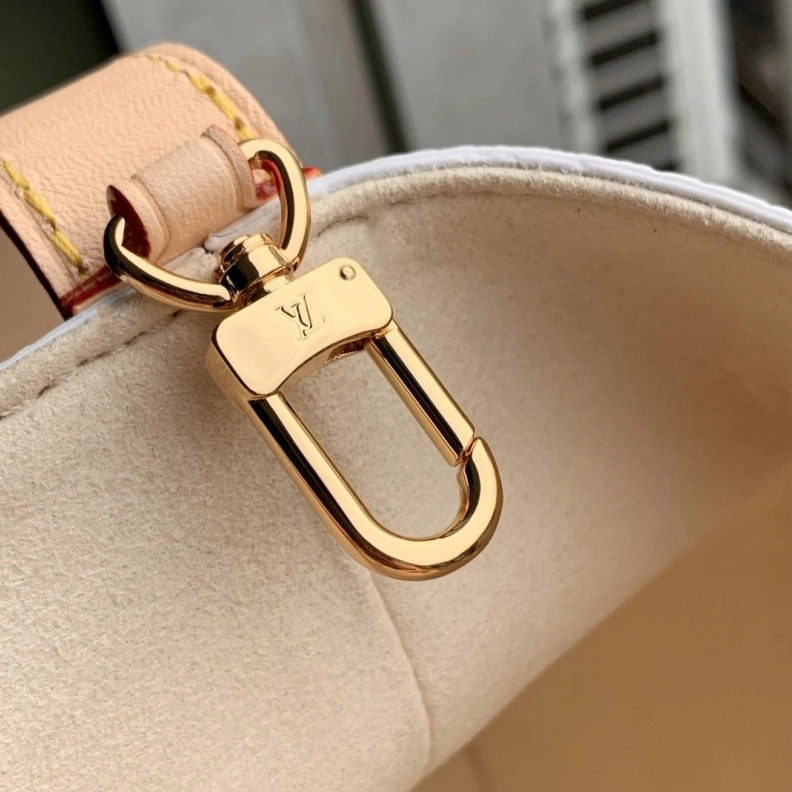 Popular LX Shopping Bags 1661