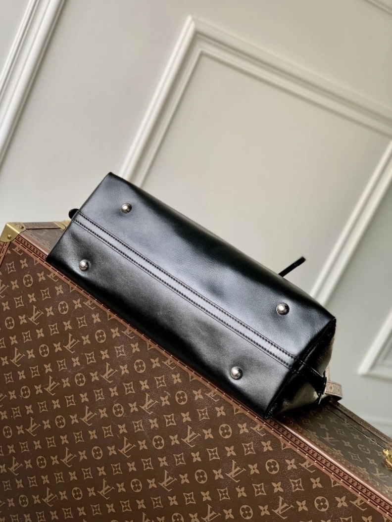 WellDesigned LX Top Handle Bags 1626