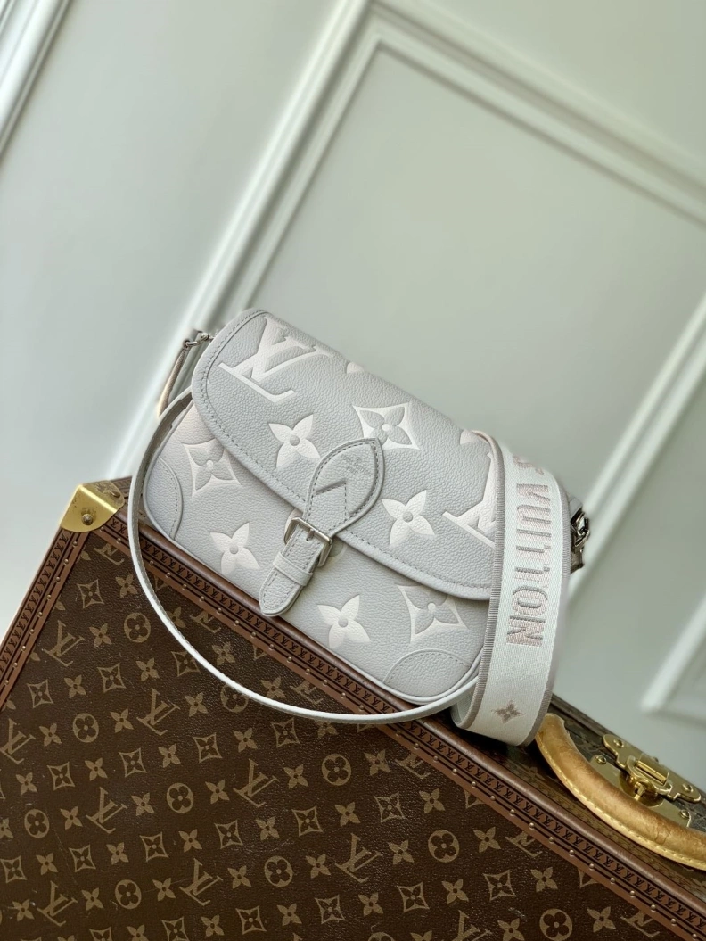 LX Satchel Bags Vibrant 1658