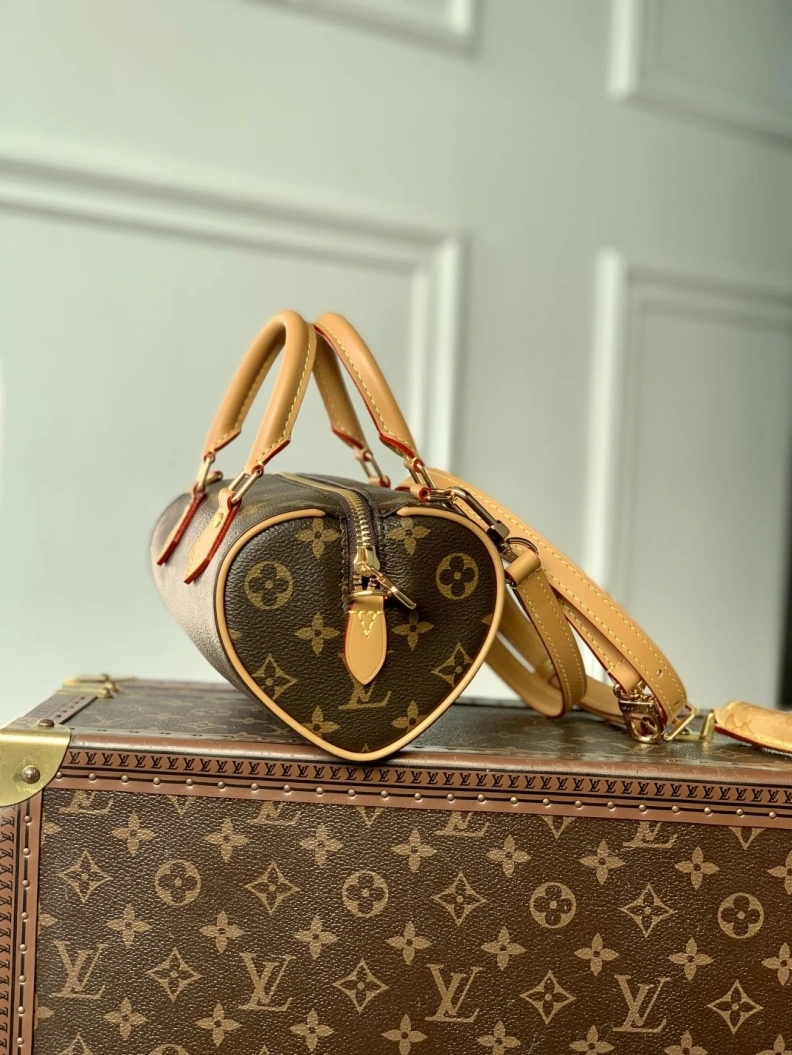 Versatile LX Round Bags 1693