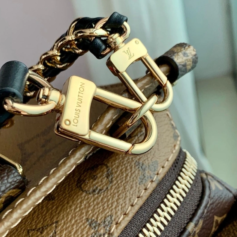 EyeCatching LX Top Handle Bags 886