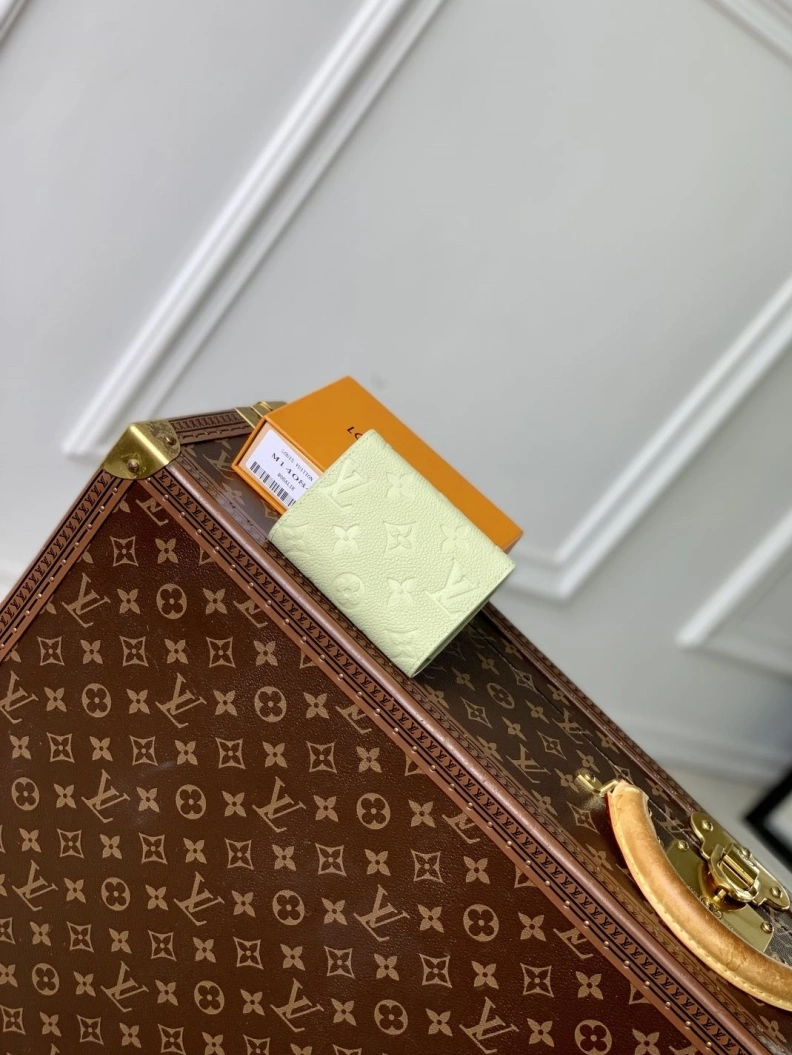StreetReady LX Wallets 800