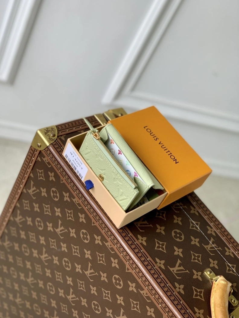 StreetReady LX Wallets 800