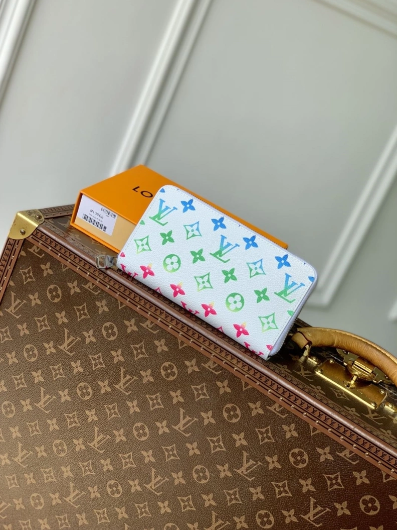 Sophisticated LX Wallets 780