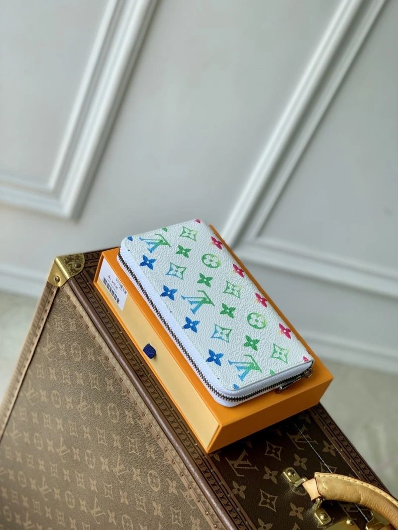 Sophisticated LX Wallets 780