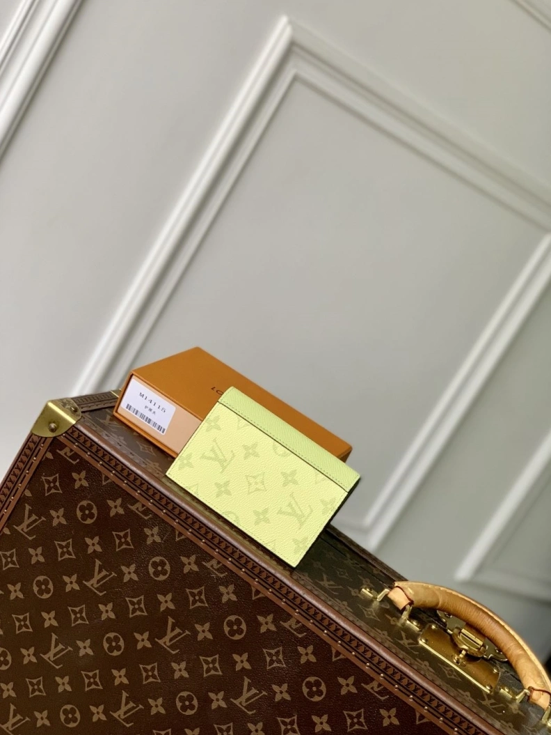 Refined LX Wallets 774