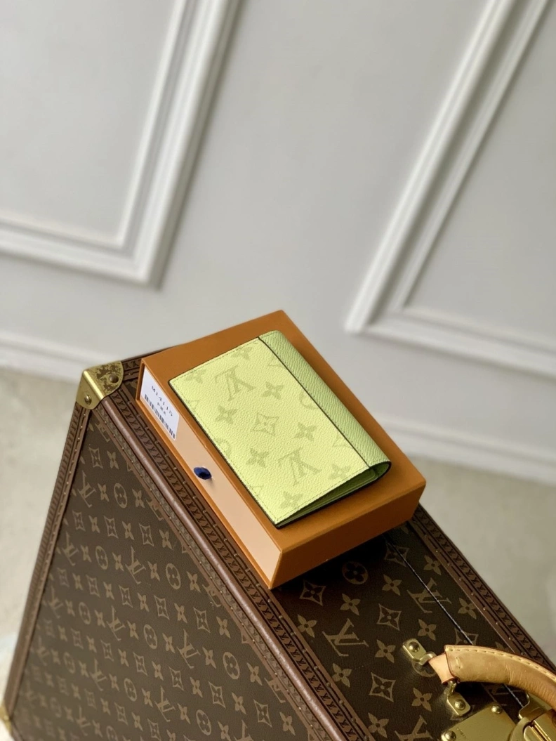 Refined LX Wallets 774