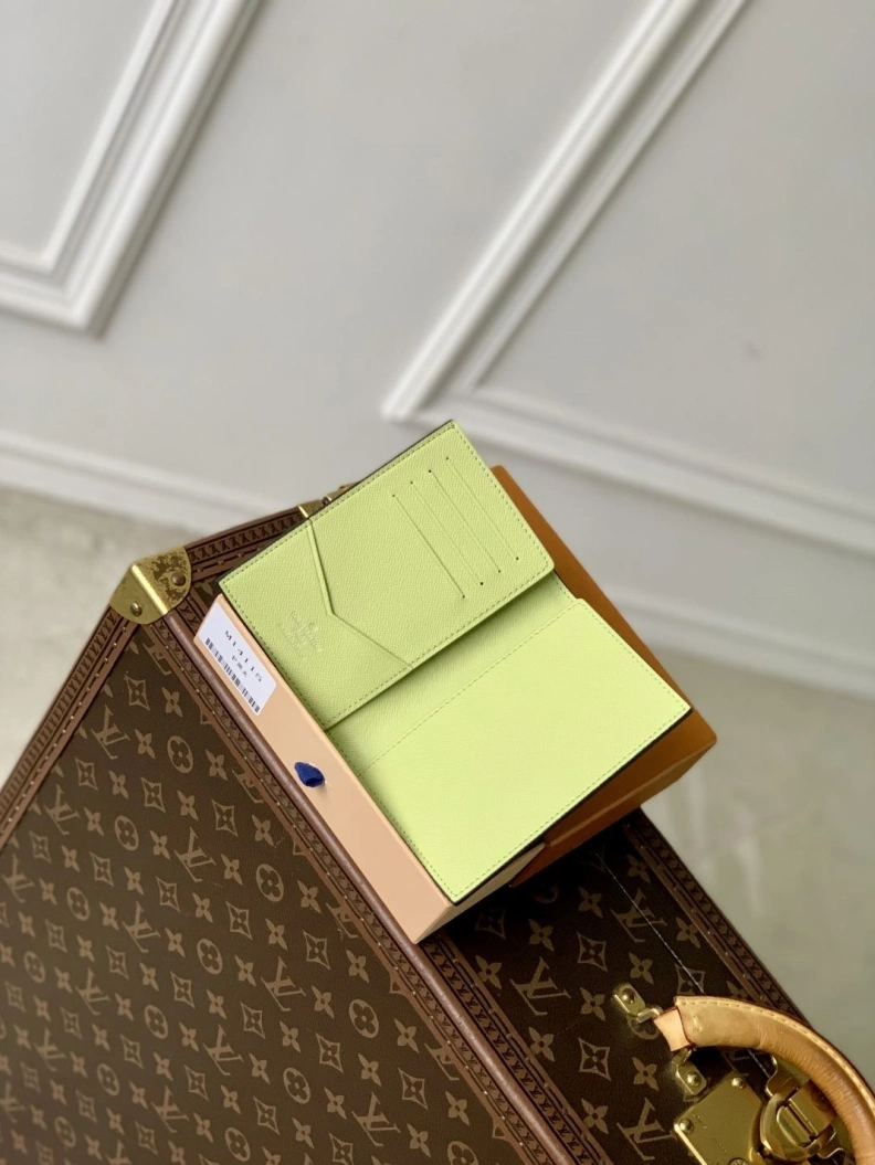Refined LX Wallets 774