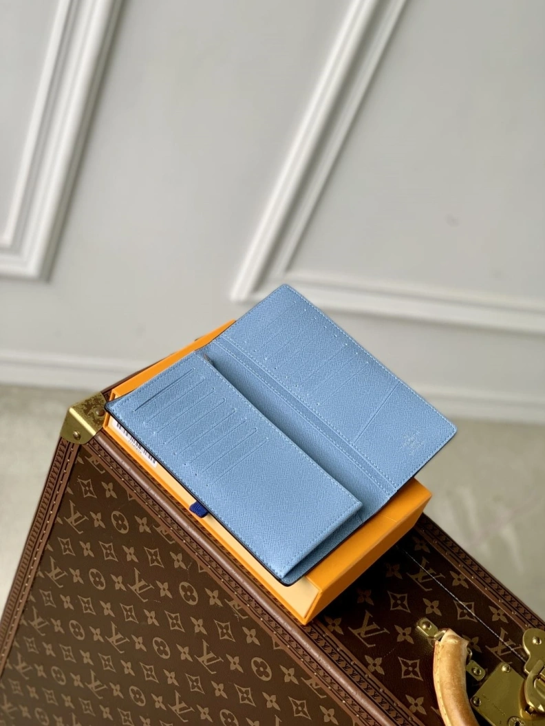 Resilient LX Wallets 770