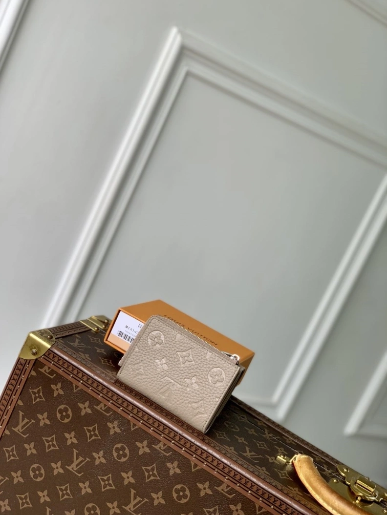 Unique LX Wallets 764