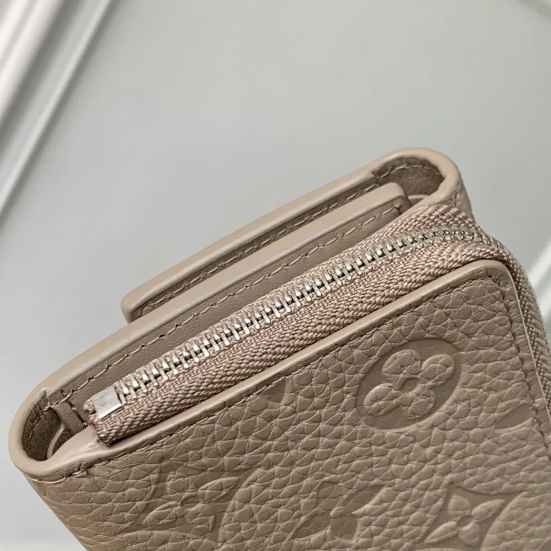 Unique LX Wallets 764