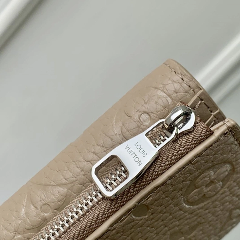 Unique LX Wallets 764