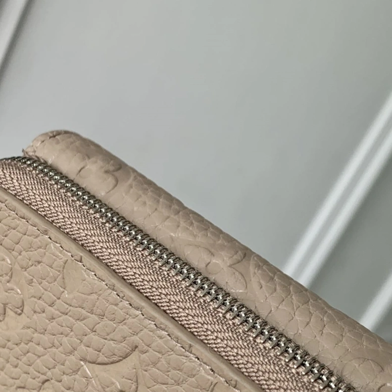 Unique LX Wallets 764