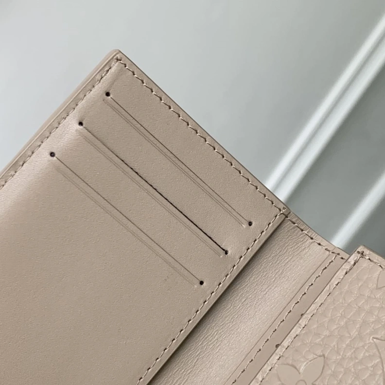 Unique LX Wallets 764