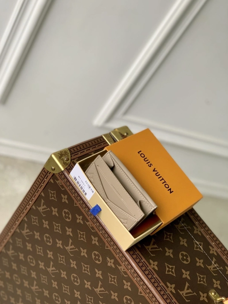 Bold LX Wallets 759