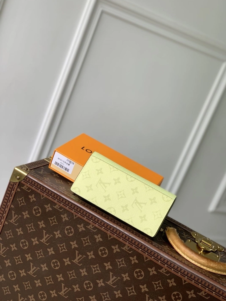 Modern LX Wallets 750