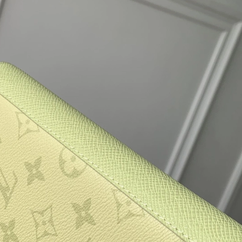 Modern LX Wallets 750