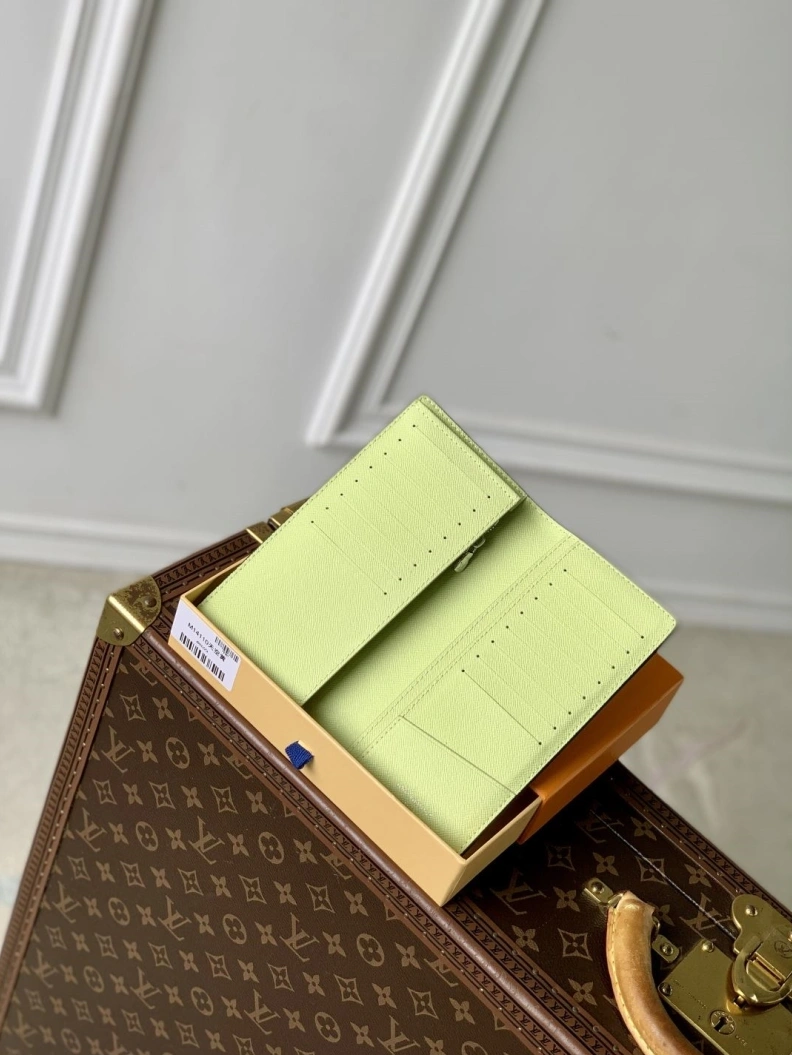 Modern LX Wallets 750