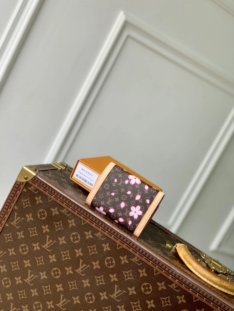 Soft LX Wallets 746
