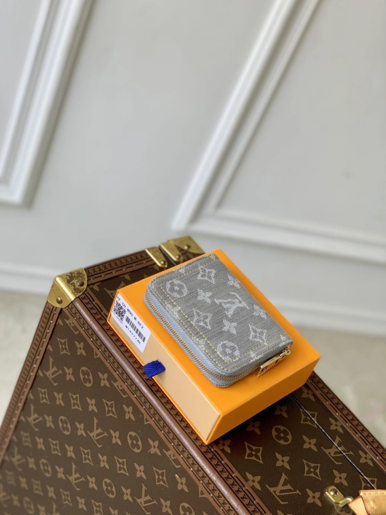 Bold LX Wallets 736